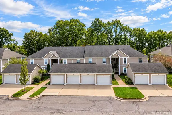 1359 Heatherwood, Ann Arbor, MI 48108