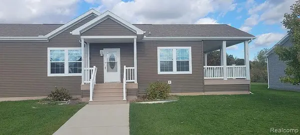 11765 Townsquare, Rockford, MI 49341