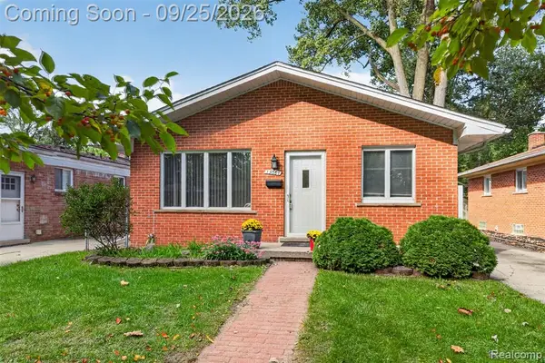 19361 Saint Francis, Livonia, MI 48152