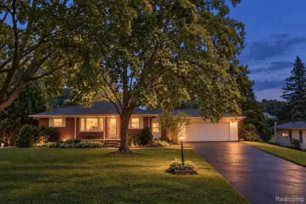 2627 Holland, Lake Orion, MI 48360