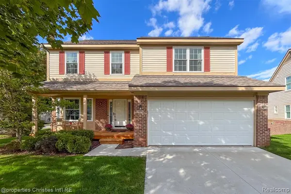 31076 Silverdale, Novi, MI 48377