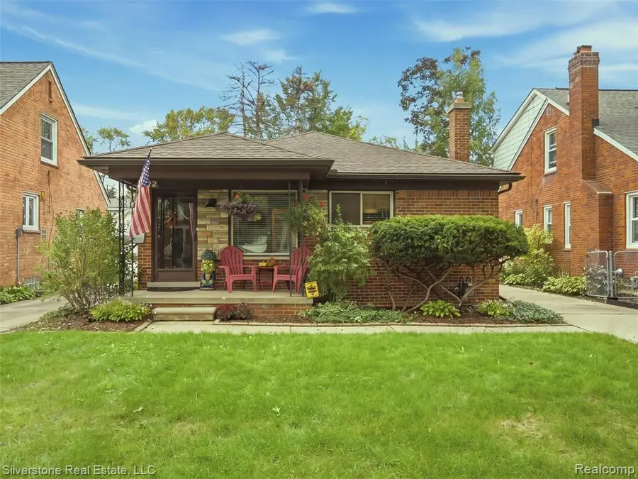 2142 Hawthorne, Grosse Pointe Woods, MI 48236 - #2