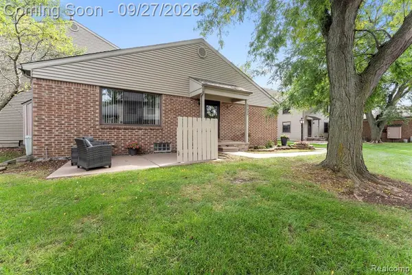 27024 Winchester #11, Brownstown, MI 48183