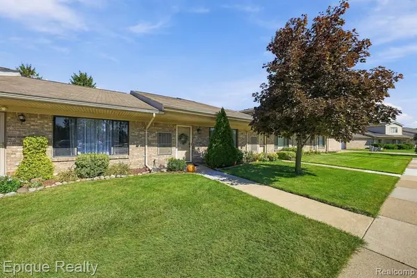 16064 Holz #87, Southgate, MI 48195