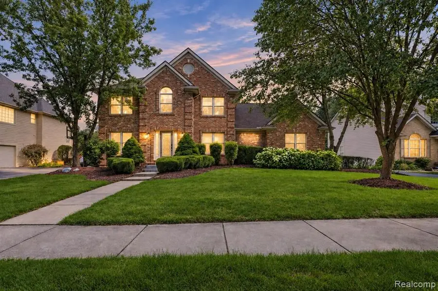 5681 Woodfield, Grand Blanc, MI 48439 - #2