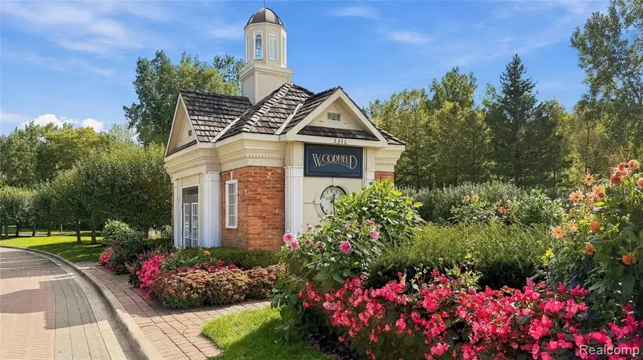 5681 Woodfield, Grand Blanc, MI 48439 - #3