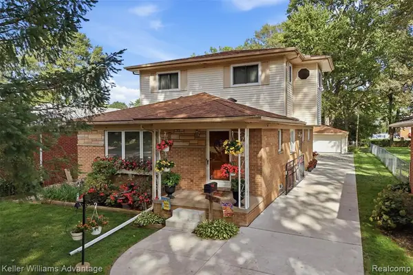 3987 Grindley Park, Dearborn Heights, MI 48125