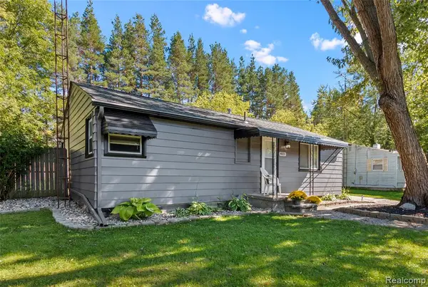 4023 Dallas, Burton, MI 48519