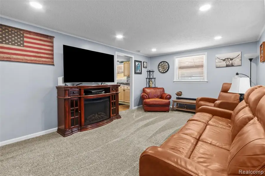 4023 Dallas, Burton, MI 48519 - #2