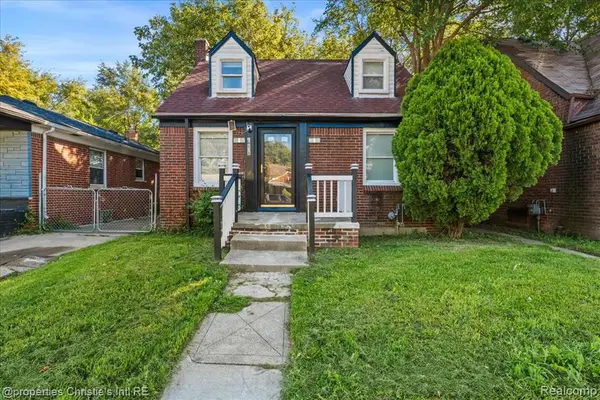 18638 Barlow, Detroit, MI 48205