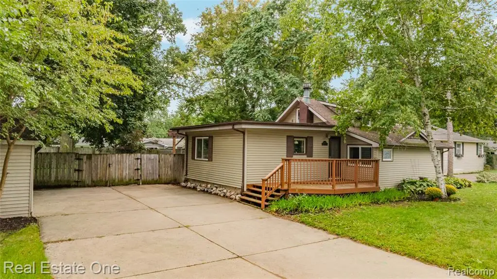 8643 Hibbing, Commerce Township, MI 48382 - #1