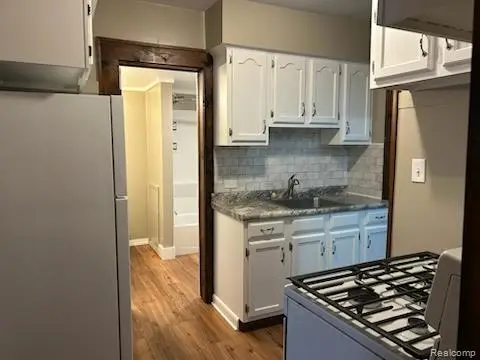 5490 Sarvis, Waterford, MI 48327 - #3