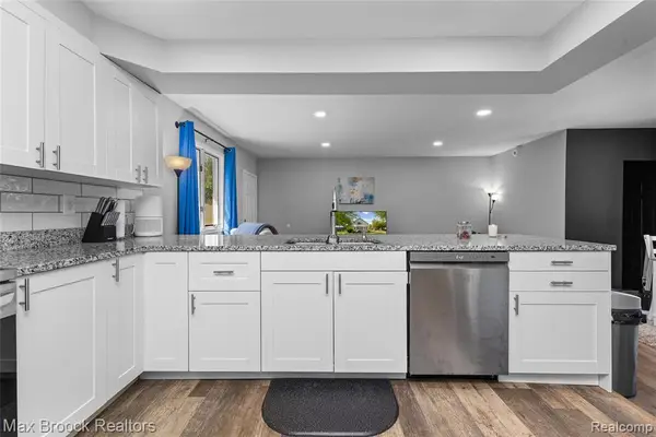 27216 Shiawassee, Southfield, MI 48033