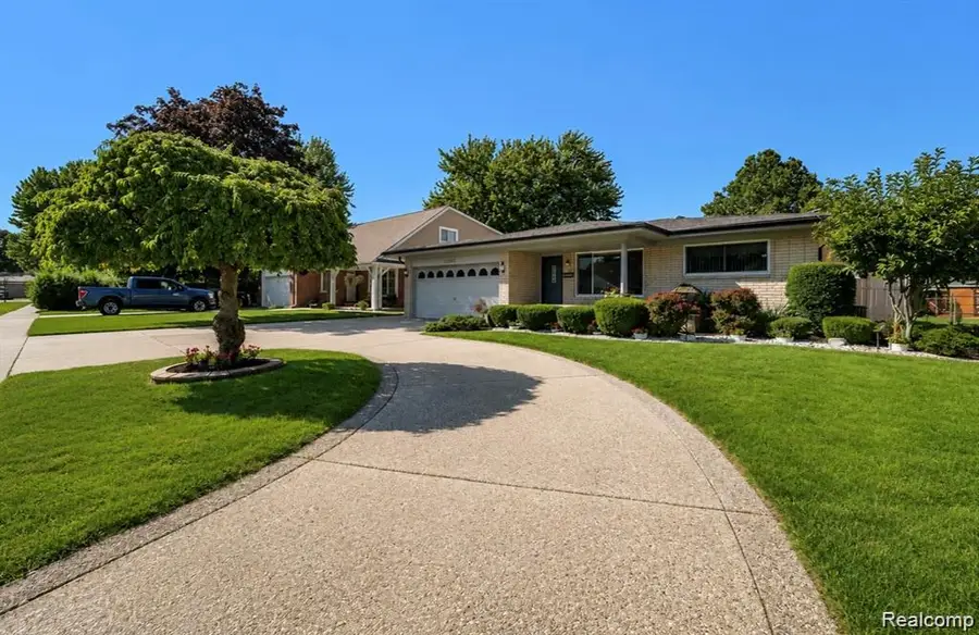 13167 Kozak, Sterling Heights, MI 48312 - #2