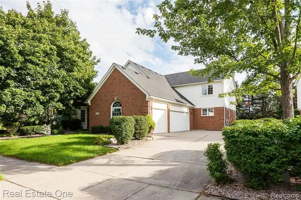1013 Rochelle Park, Rochester Hills, MI 48309