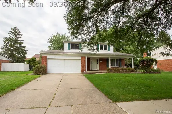 2797 English Dr, Troy, MI 48085