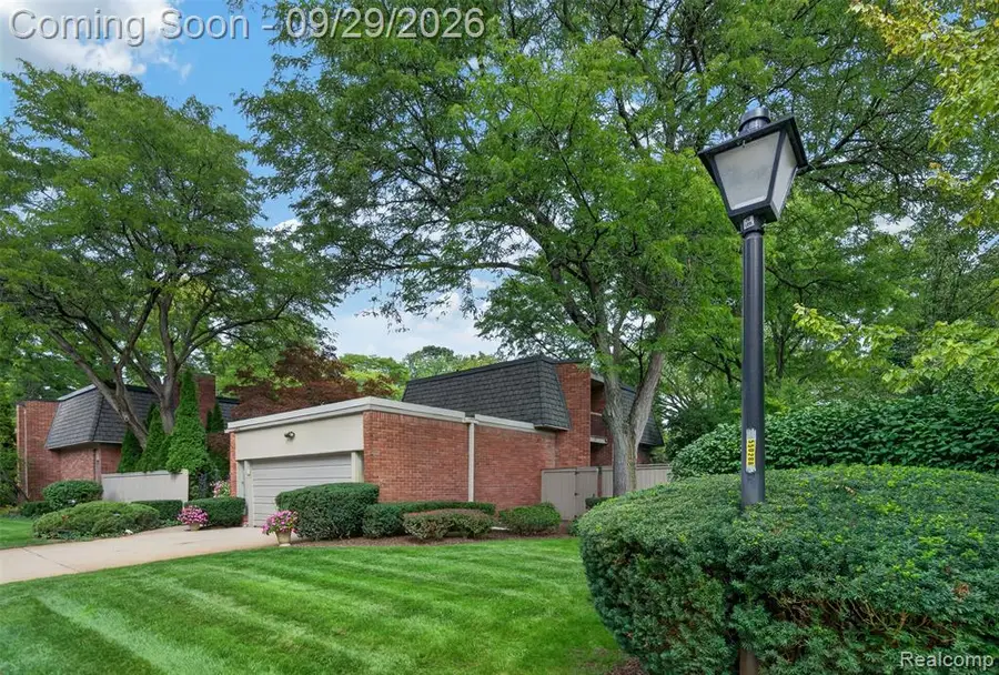 1043 Stratford, Bloomfield Hills, MI 48304 - #3