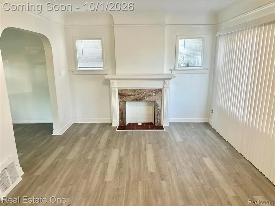 20785 Mendota, Ferndale, MI 48220 - #2