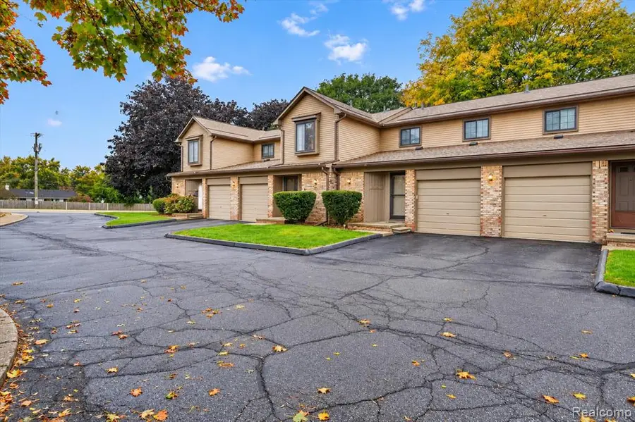 18688 W 13 Mile #5, Beverly Hills, MI 48025 - #2