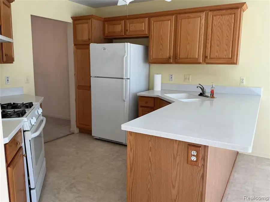 41370 Greenspire, Clinton Township, MI 48038 - #2