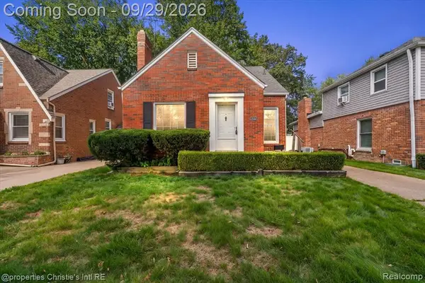 1544 Hampton, Grosse Pointe Woods, MI 48236