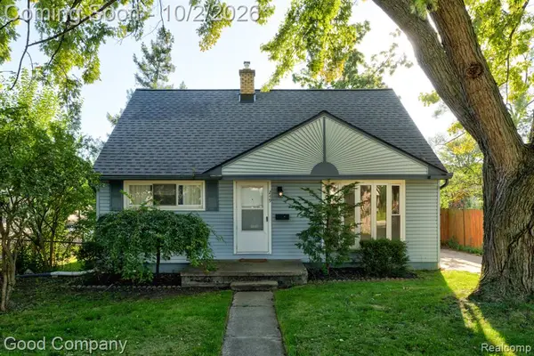 249 S Chocolay, Clawson, MI 48017