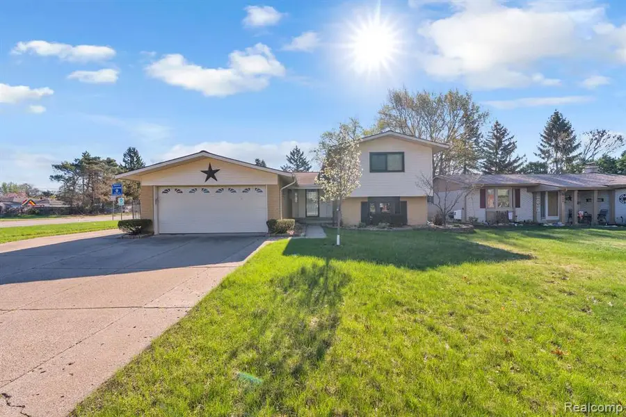 9498 Bassett, Livonia, MI 48150 - #2