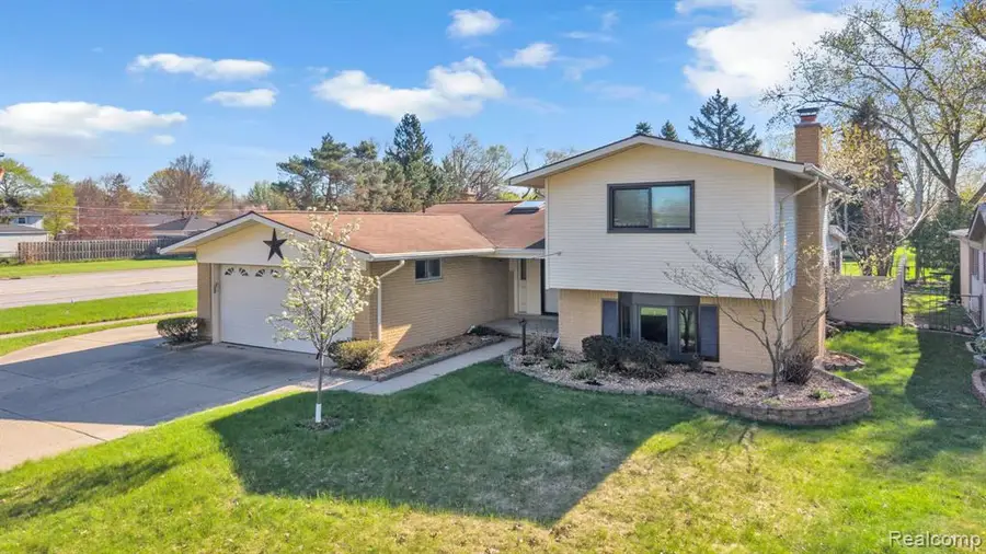 9498 Bassett, Livonia, MI 48150 - #3