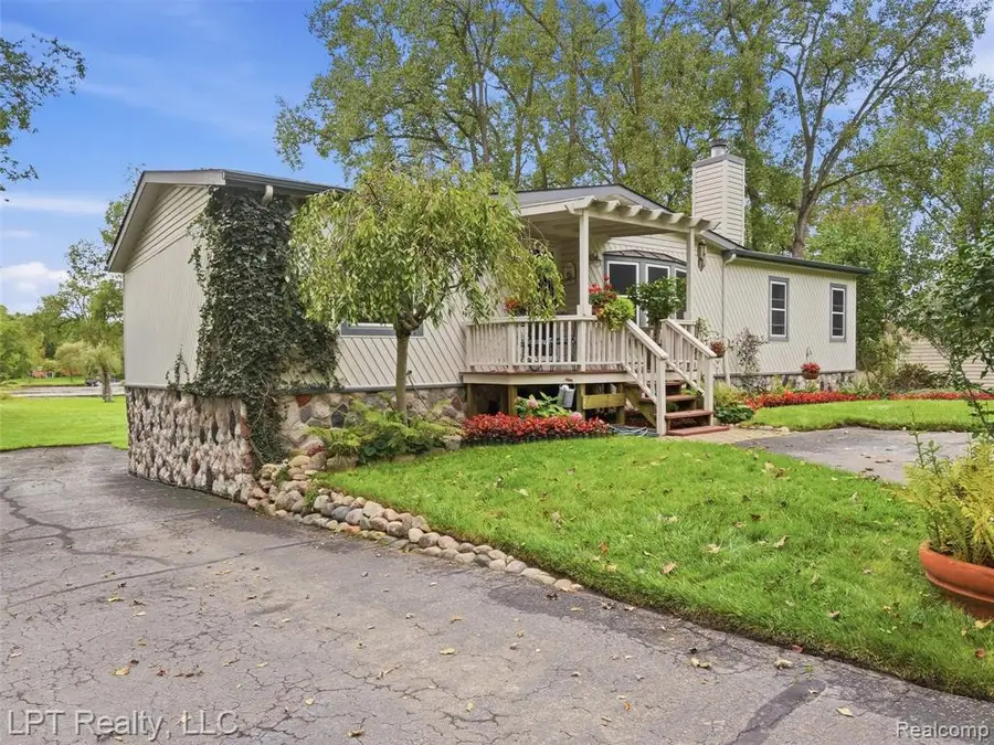 5208 Schlenker, Pinckney, MI 48169 - #3