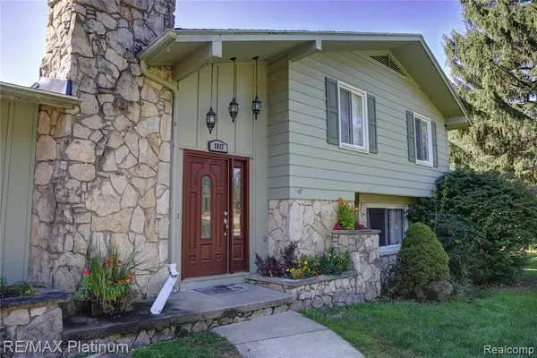 1817 S Walmont, Jackson, MI 49203