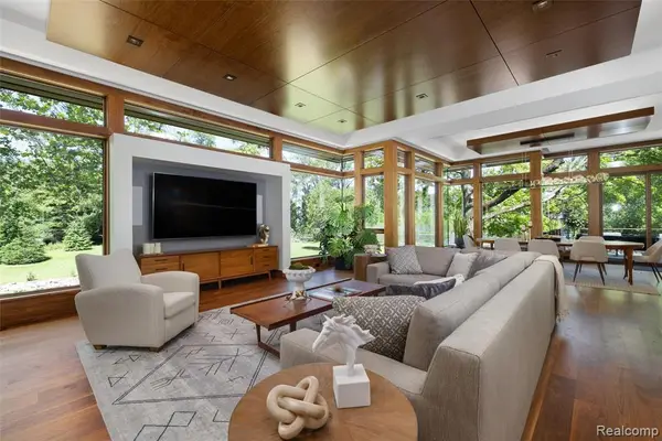 2700 Squirrel, Bloomfield Hills, MI 48304