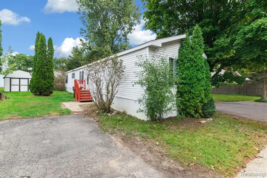 351 North Squirrel, Auburn Hills, MI 48326 - #2