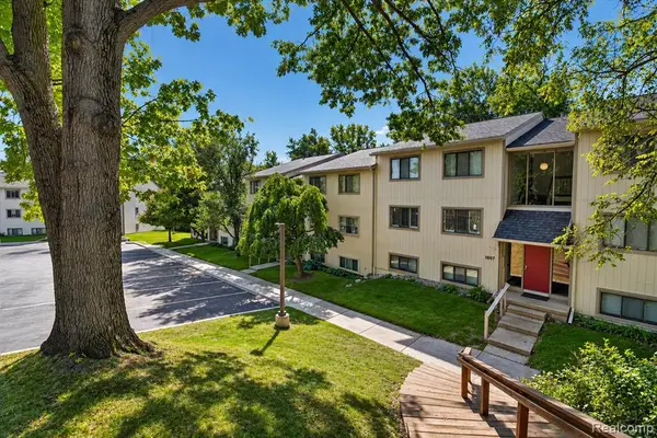 1695 Riverside #7, Rochester Hills, MI 48309