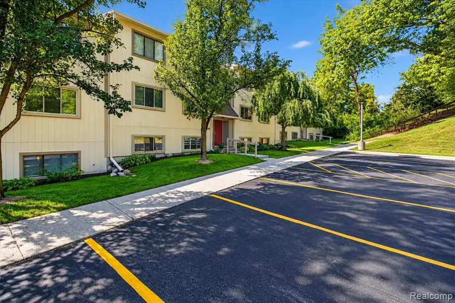 1695 Riverside #7, Rochester Hills, MI 48309 - #3