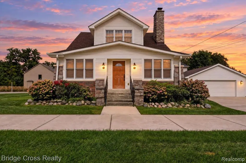 285 E Long, Troy, MI 48085 - #1