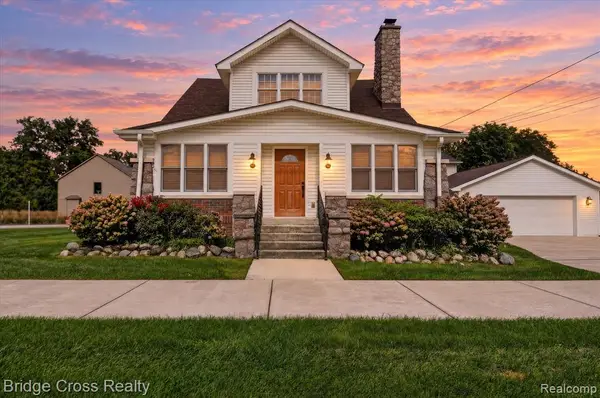 285 E Long, Troy, MI 48085