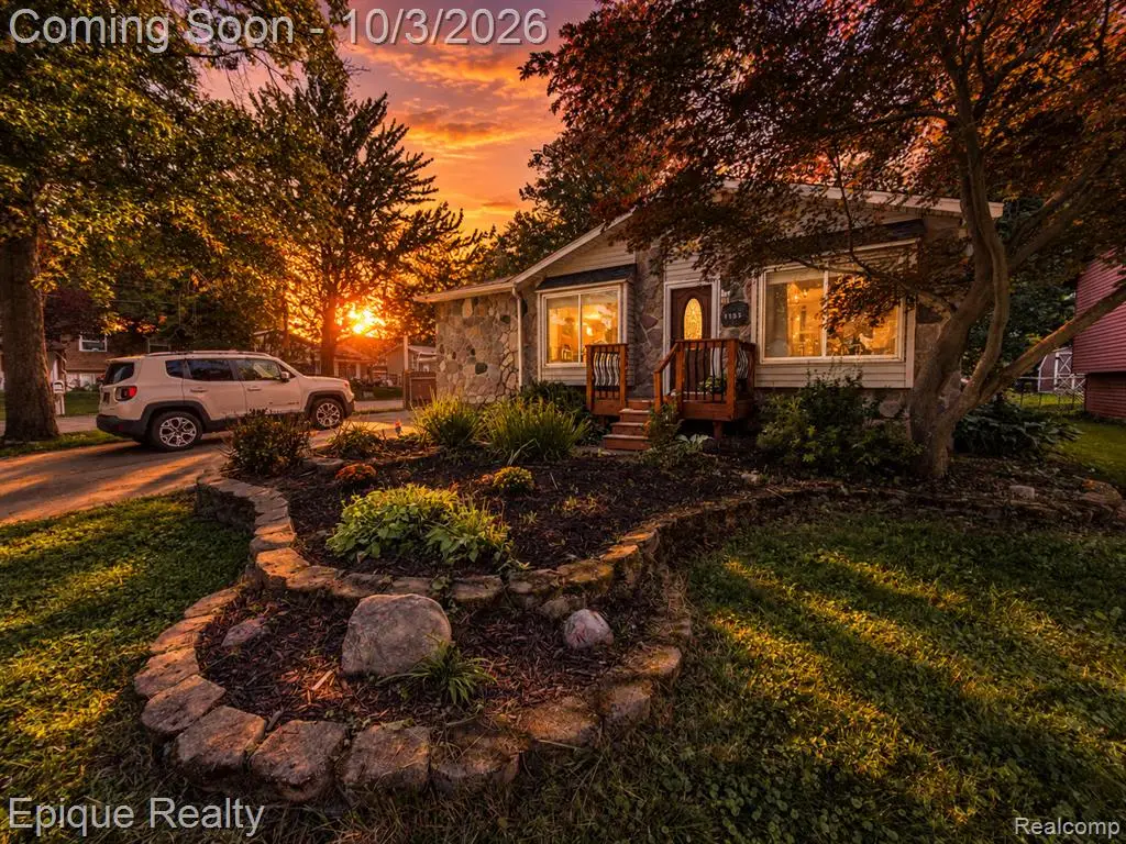 1153 Bangor, Waterford, MI 48328 - #1