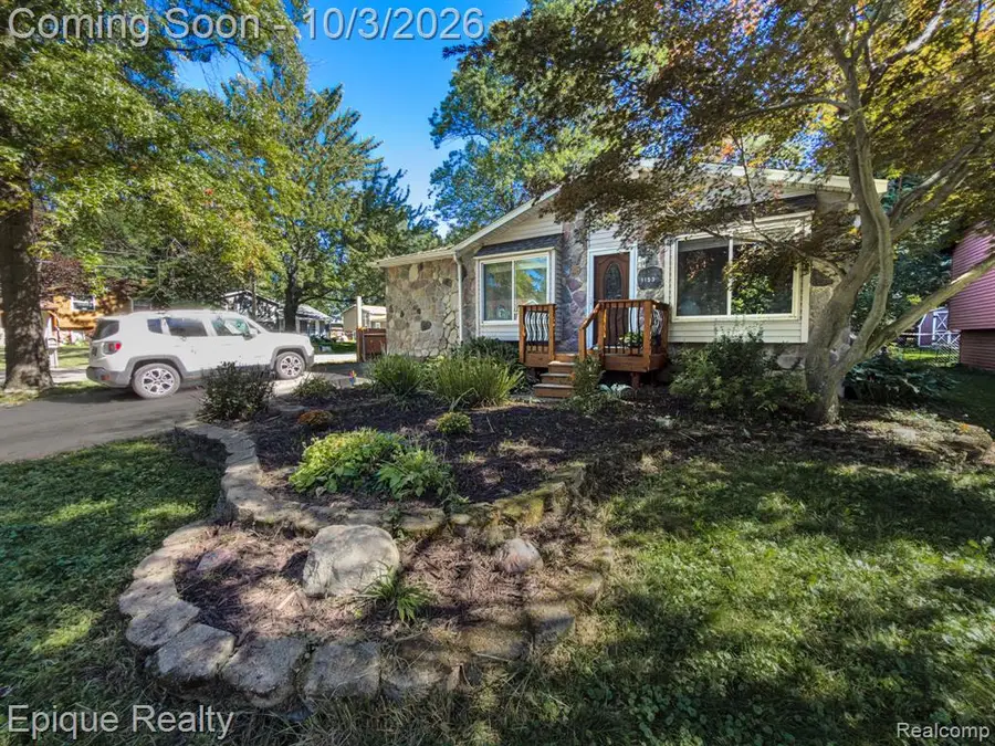 1153 Bangor, Waterford, MI 48328 - #2