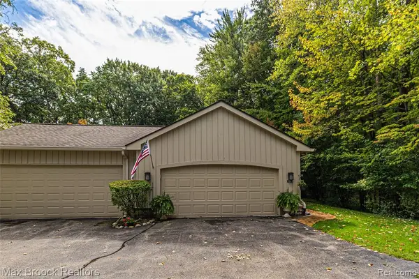 1364 Bramblebush, Bloomfield Hills, MI 48304