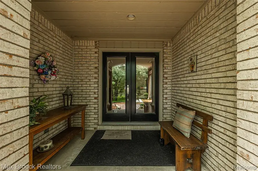 1364 Bramblebush, Bloomfield Hills, MI 48304 - #2