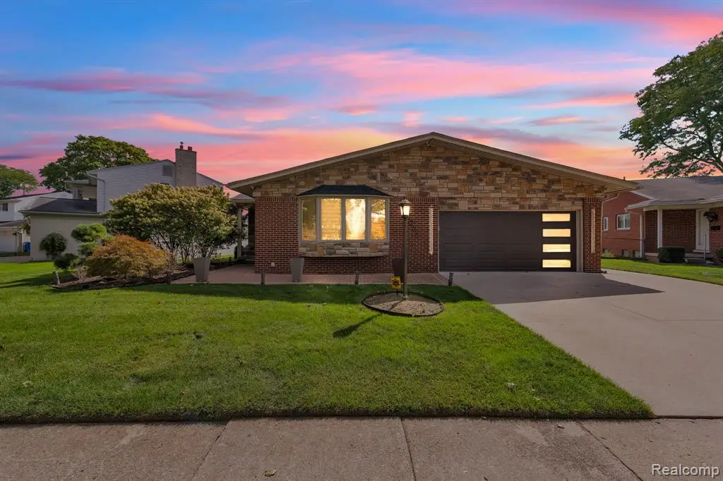 27033 Timber, Dearborn Heights, MI 48127 - #1