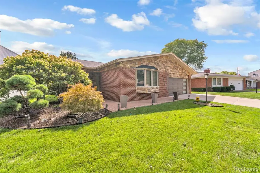 27033 Timber, Dearborn Heights, MI 48127 - #3