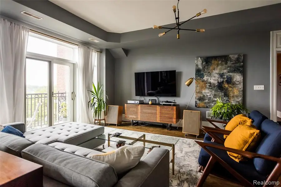 2900 E Jefferson, Detroit, MI 48207 - #3