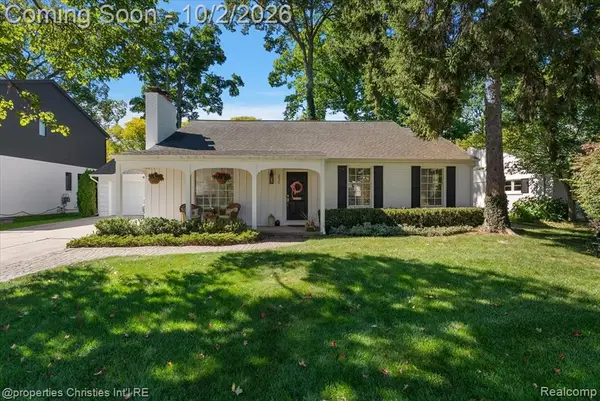 936 S Glenhurst, Birmingham, MI 48009