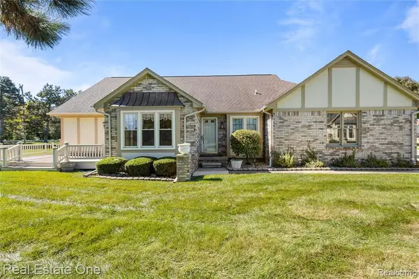 15696 Orchard Ridge, Clinton Township, MI 48038