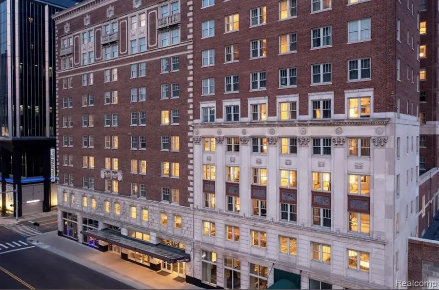 525 W Lafayette #11B, Detroit, MI 48226 - #3