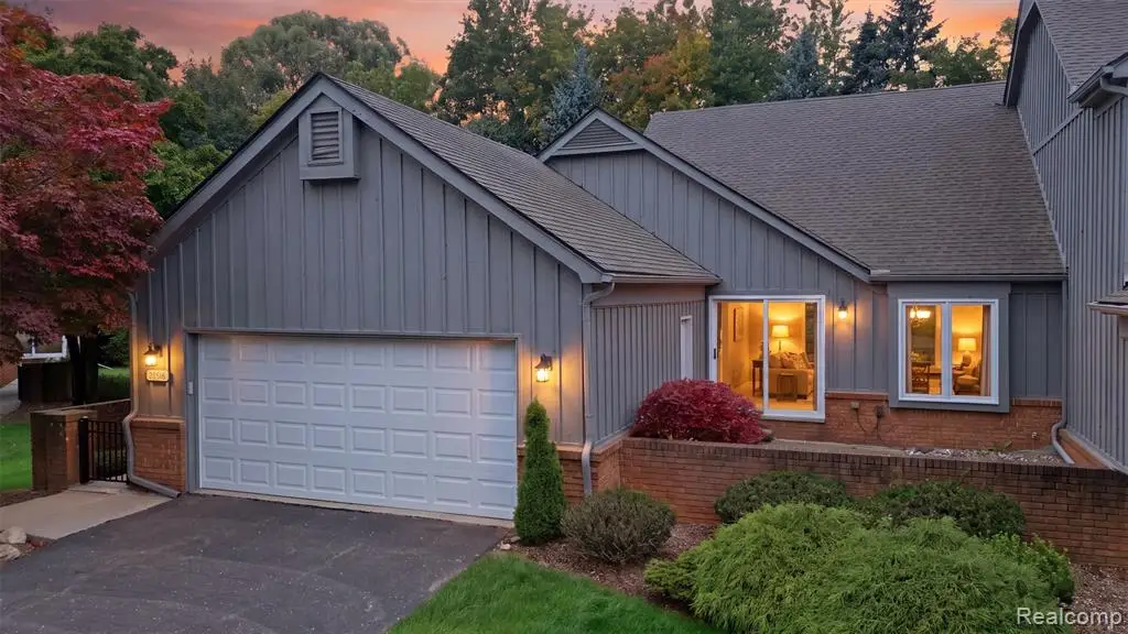 28516 Venice, Farmington Hills, MI 48334 - #1
