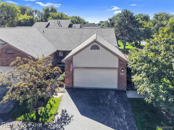 46910 Country #12, Macomb, MI 48044