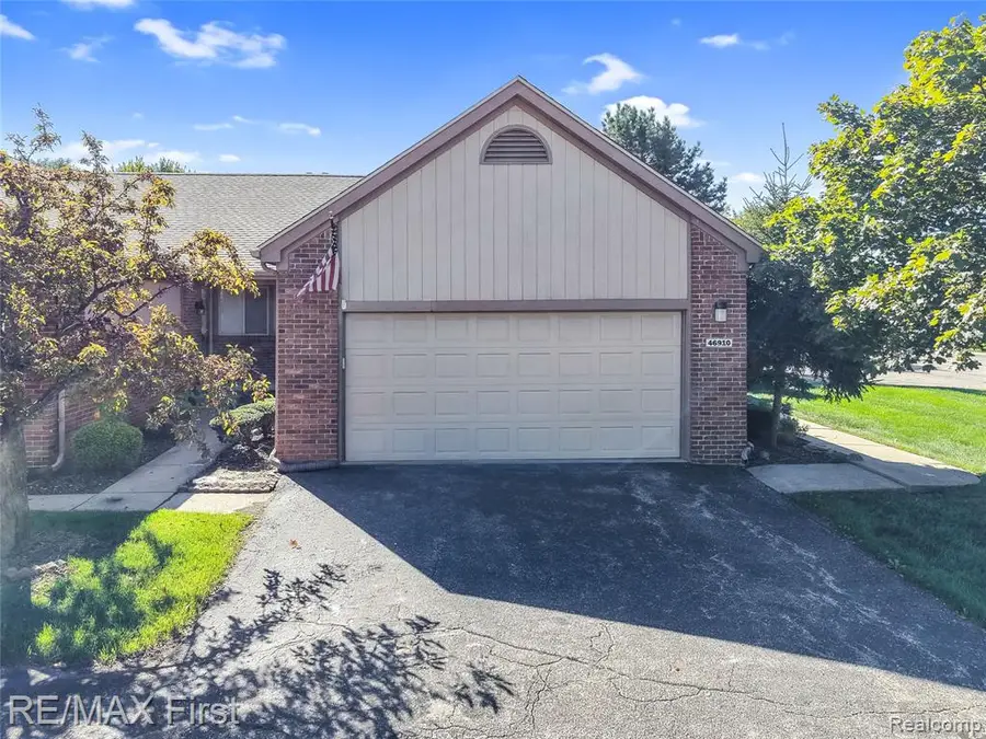 46910 Country #12, Macomb, MI 48044 - #2