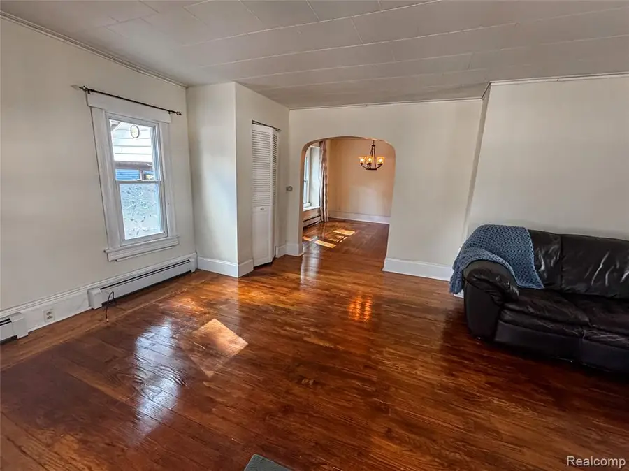 607 N Oak, Durand, MI 48429 - #2